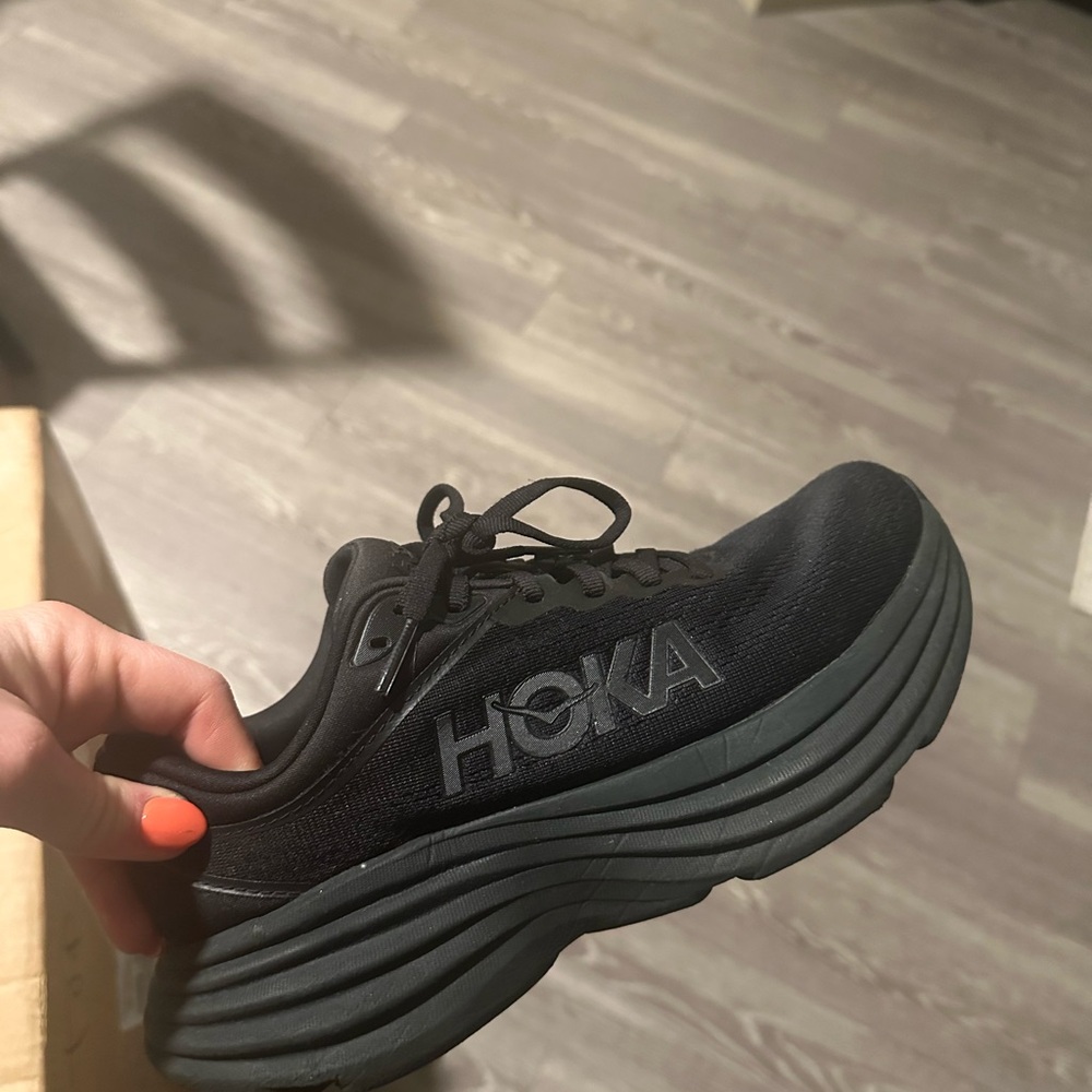 HOKA women's bondi 8 Black size 6.5